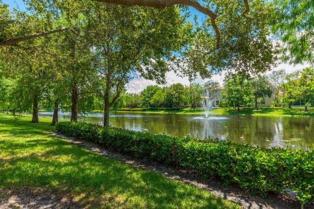 1088 Grove Park Circle, Boynton Beach, FL 33436