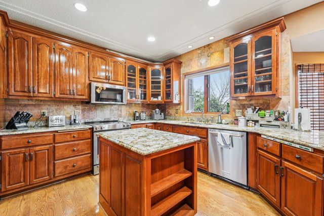 18685 Highview Avenue, Lakeville, MN 55044