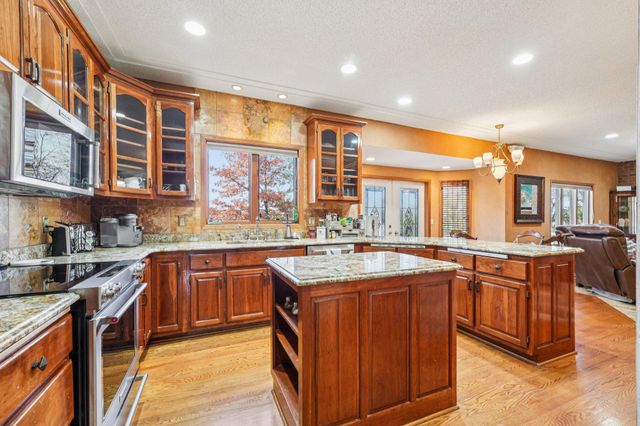 18685 Highview Avenue, Lakeville, MN 55044