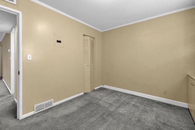 2811 Pembroke Lane A9, St Joseph, MO 64506