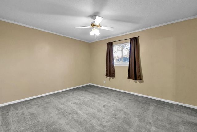 2811 Pembroke Lane A9, St Joseph, MO 64506