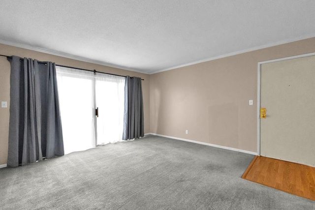 2811 Pembroke Lane A9, St Joseph, MO 64506