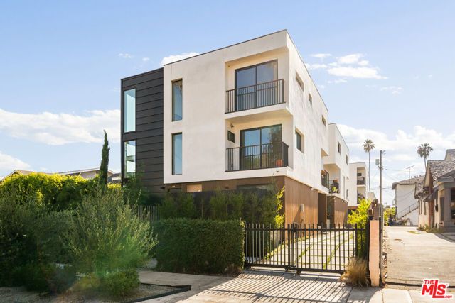 923 N Mariposa Avenue, Los Angeles, CA 90029