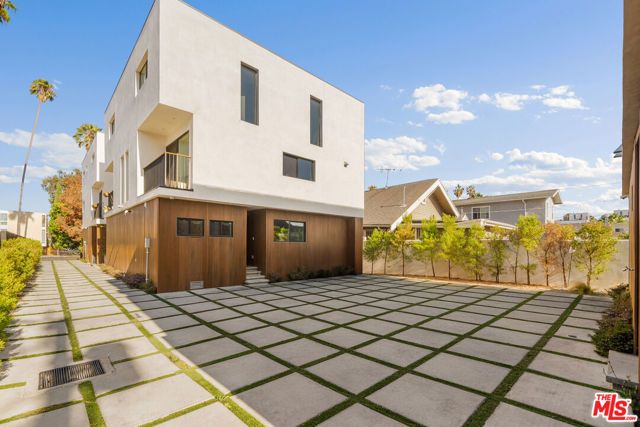 923 N Mariposa Avenue, Los Angeles, CA 90029