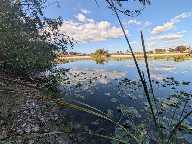 2129 NE 20th LN, Cape Coral, FL 33909