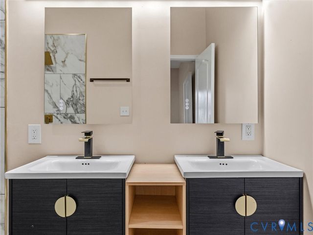 128 Grigg St, Petersburg, VA 23083