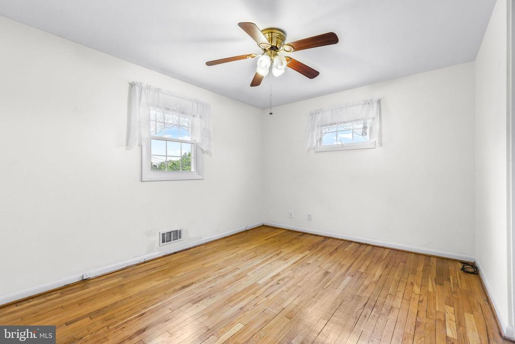 Image 11 of property listing at 3416 GLENSIDE DR, Baltimore, MD 21234