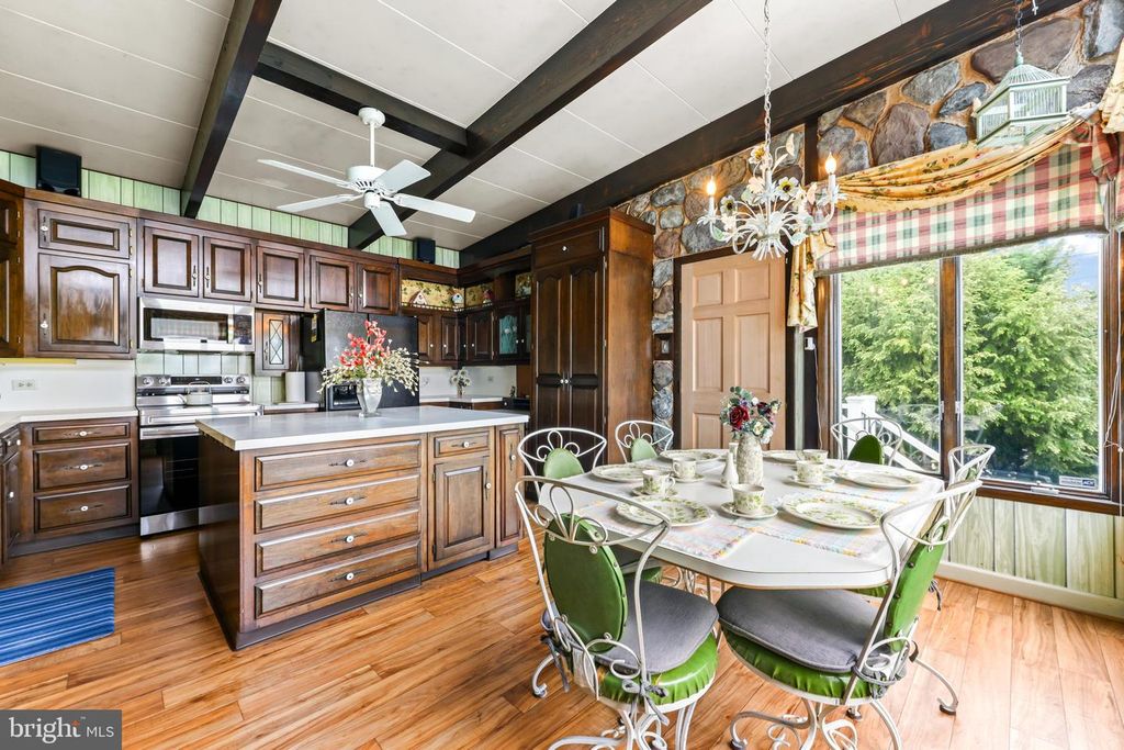 Image 17 of property listing at 3416 GLENSIDE DR, Baltimore, MD 21234