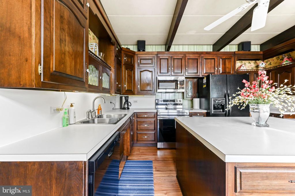 Image 18 of property listing at 3416 GLENSIDE DR, Baltimore, MD 21234