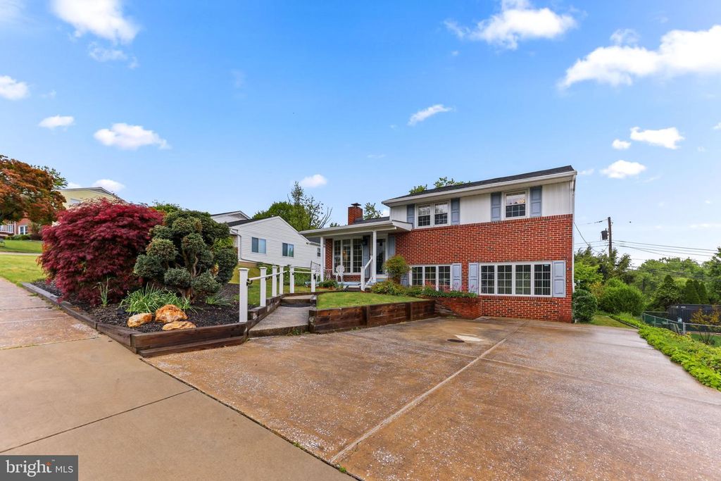 Image 1 of property listing at 3416 GLENSIDE DR, Baltimore, MD 21234