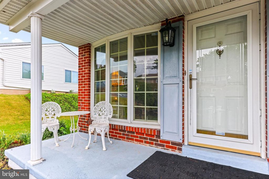 Image 3 of property listing at 3416 GLENSIDE DR, Baltimore, MD 21234