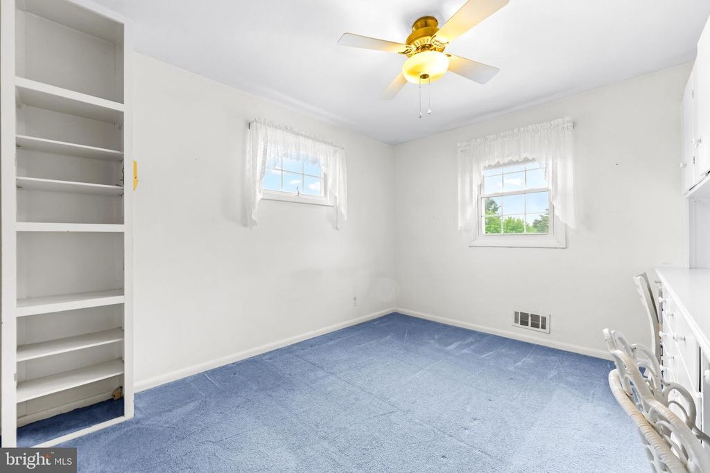 Image 5 of property listing at 3416 GLENSIDE DR, Baltimore, MD 21234