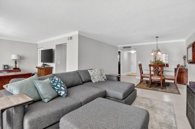 6300 NW 2nd Avenue 306, Boca Raton, FL 33487