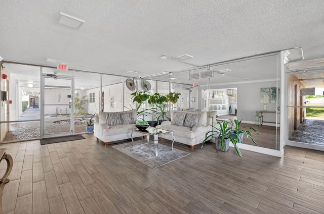 6300 NW 2nd Avenue 306, Boca Raton, FL 33487