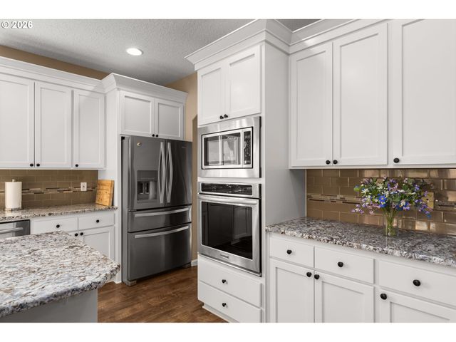 1390 Ne 11TH Ave, Canby, OR 97013