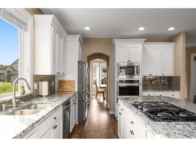 1390 Ne 11TH Ave, Canby, OR 97013