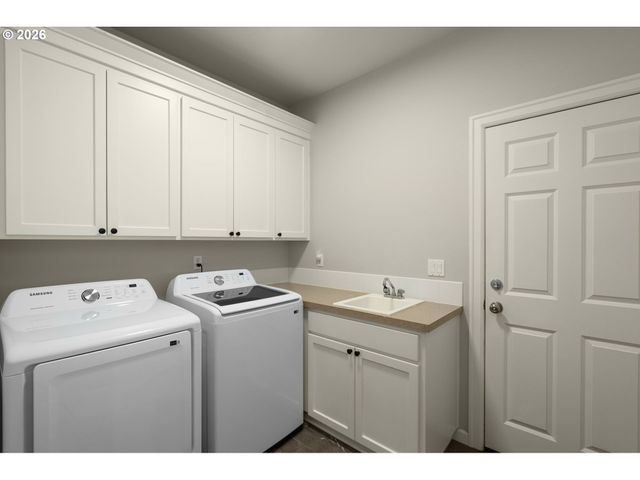 1390 Ne 11TH Ave, Canby, OR 97013