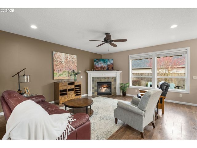 1390 Ne 11TH Ave, Canby, OR 97013