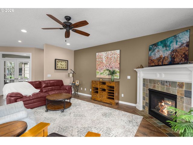 1390 Ne 11TH Ave, Canby, OR 97013