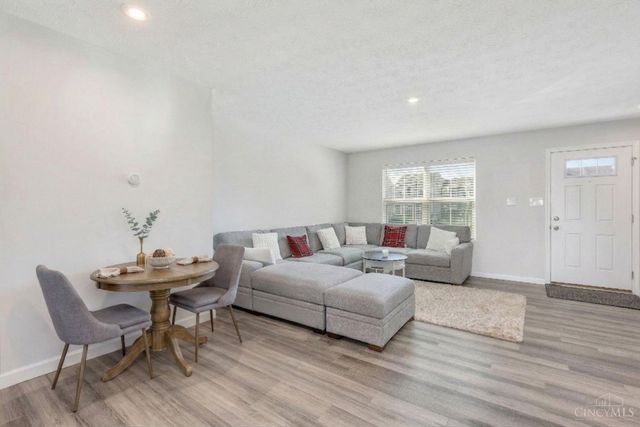 6644 Rivulet Dr, Middletown, OH 45042