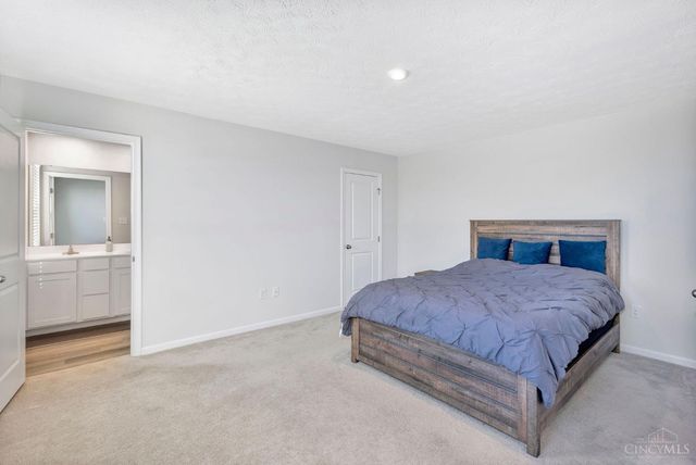 6644 Rivulet Dr, Middletown, OH 45042