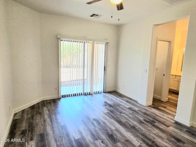 1784 S FALCON Drive, Gilbert, AZ 85295