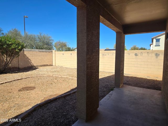 1784 S FALCON Drive, Gilbert, AZ 85295