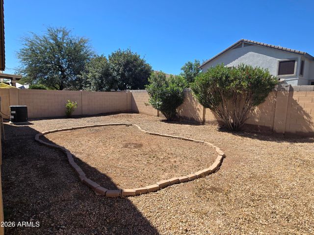 1784 S FALCON Drive, Gilbert, AZ 85295