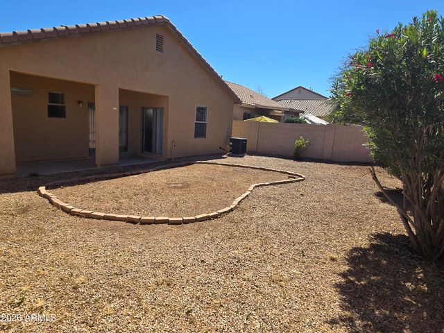 1784 S FALCON Drive, Gilbert, AZ 85295