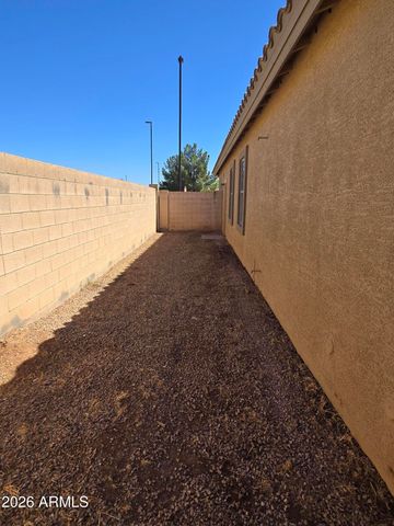 1784 S FALCON Drive, Gilbert, AZ 85295