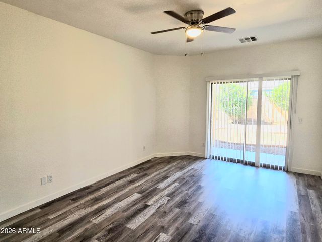 1784 S FALCON Drive, Gilbert, AZ 85295