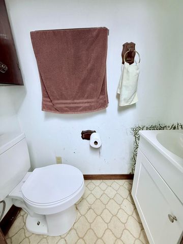 1304 W State Route 17, Houston, MO 65483