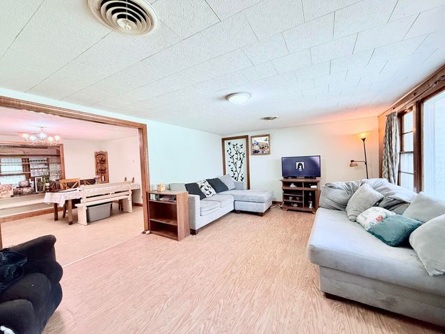 1304 W State Route 17, Houston, MO 65483