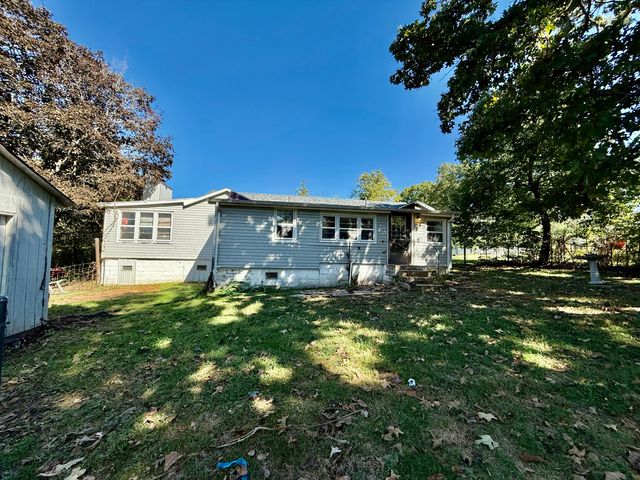 1304 W State Route 17, Houston, MO 65483