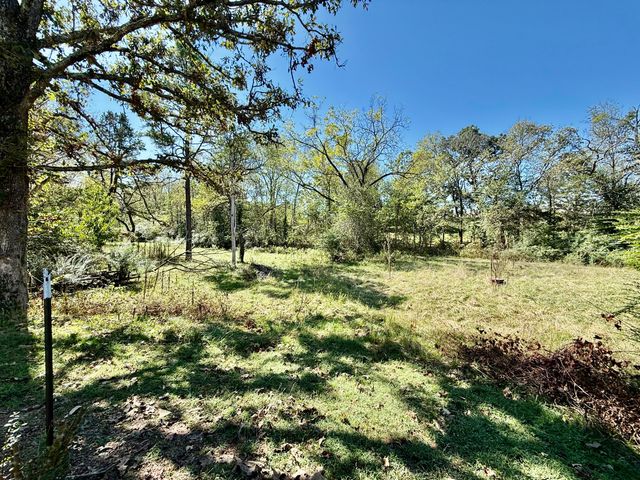 1304 W State Route 17, Houston, MO 65483