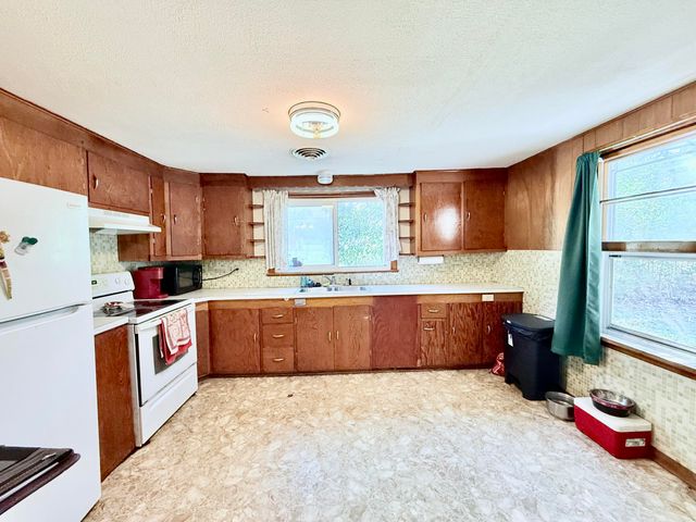 1304 W State Route 17, Houston, MO 65483