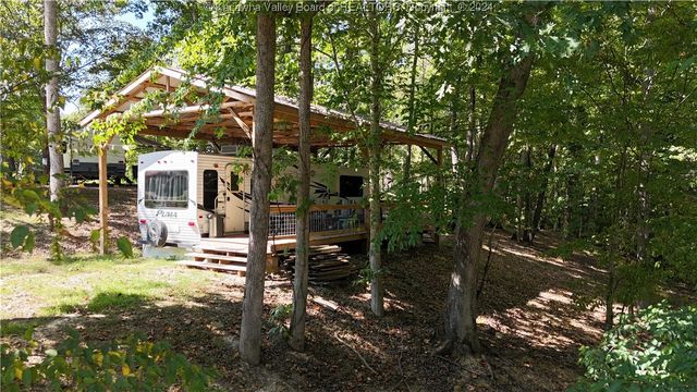 213 Lazy K Drive, Elkview, WV 25071