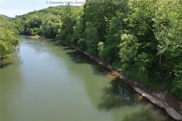 213 Lazy K Drive, Elkview, WV 25071