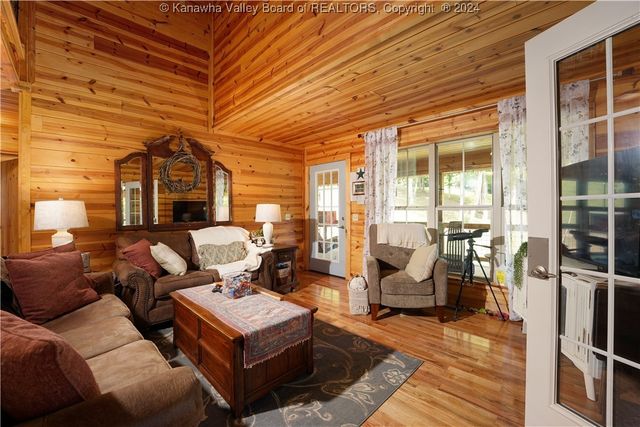 213 Lazy K Drive, Elkview, WV 25071