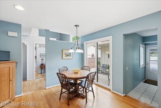 26 Kirks Court, Rochester Hills, MI 48309