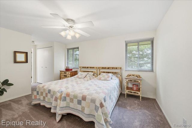 26 Kirks Court, Rochester Hills, MI 48309