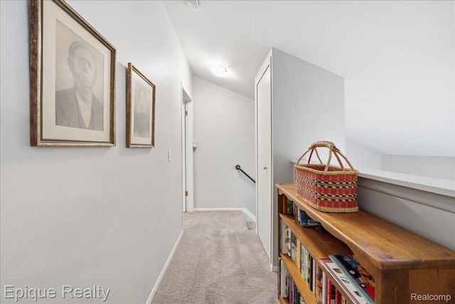 26 Kirks Court, Rochester Hills, MI 48309