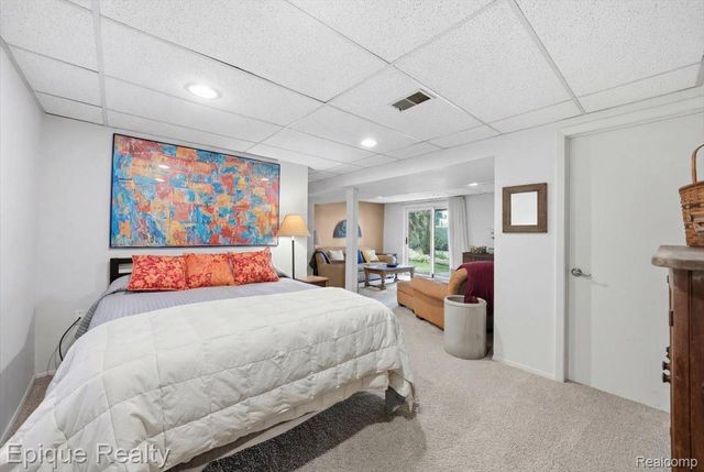 26 Kirks Court, Rochester Hills, MI 48309