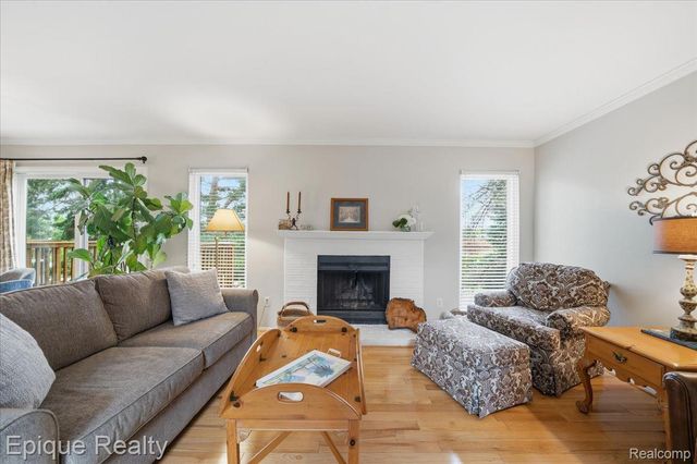 26 Kirks Court, Rochester Hills, MI 48309