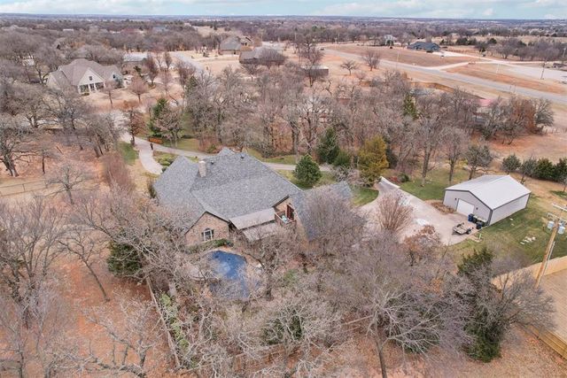 1301 Red Oak Lane, Blanchard, OK 73010