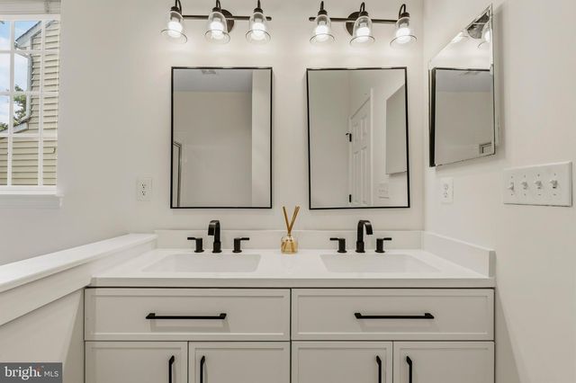 35227 BALMORAL DR, Locust Grove, VA 22508