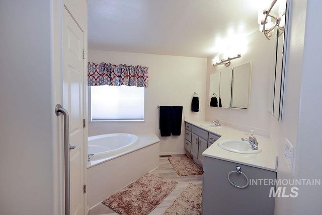 292 Whispering Pine, Twin Falls, ID 83301