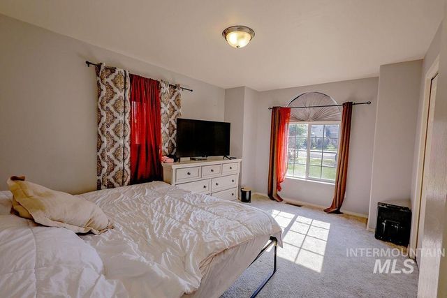 292 Whispering Pine, Twin Falls, ID 83301