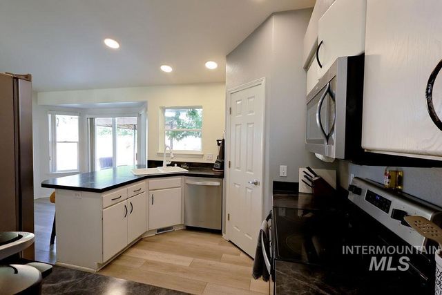 292 Whispering Pine, Twin Falls, ID 83301