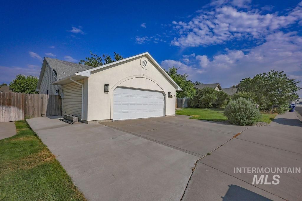 292 Whispering Pine, Twin Falls, ID 83301 photo 2